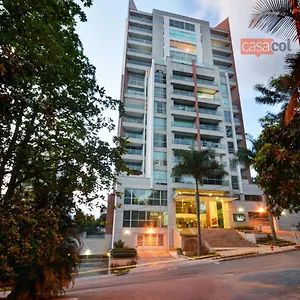 blux-apartamentos.colombiamedellinhotels.com/